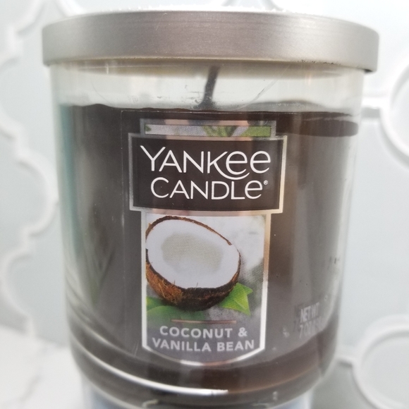 Yankee Candle Coconut & Vanilla Bean Candle